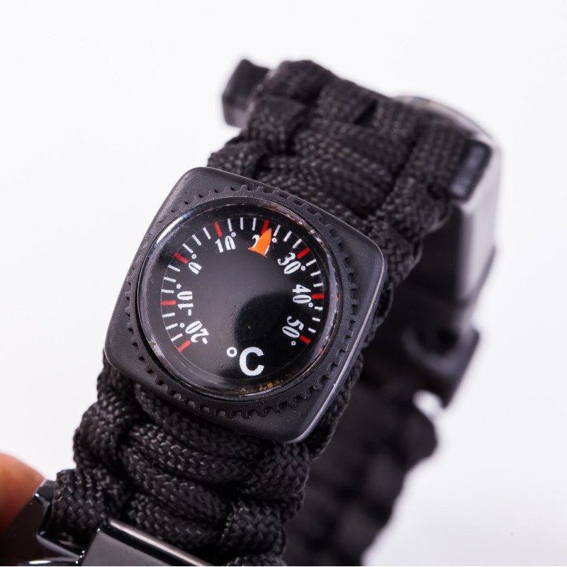 Wielofunkcyjny rozpalacz ognia – Outdoor Adventure Watches recenzja i cena